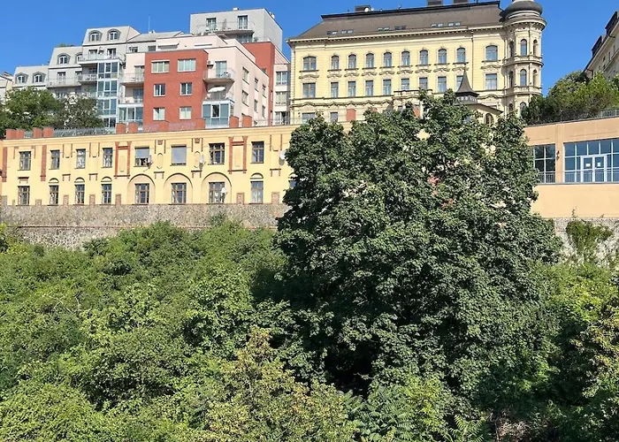 Harrison Homes 03 - Centre Apartment Prag
